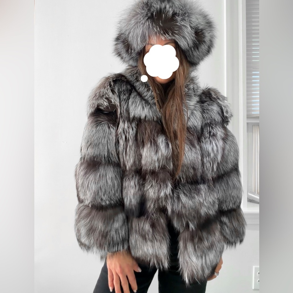 Luxurious Silver Fox real fur coat (size S) and Hat